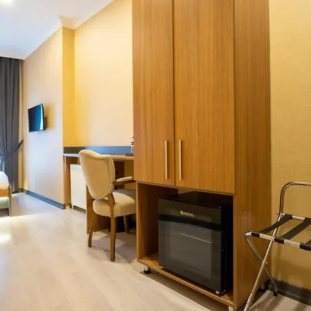 Hotel Orange &