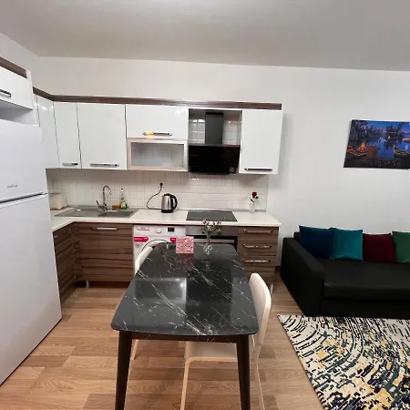Apartment Alpha Home-aris