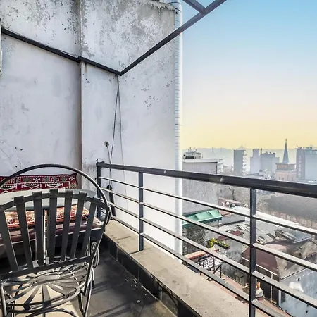 Apartment Authentic Flat With Excellent Location In Beyoglu *