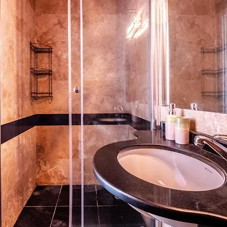 Authentic Flat With Excellent Location In Beyoglu Apartment *