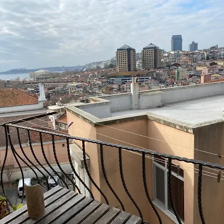Apartment Bosphorus In The Center Of Besiktas Istanbul