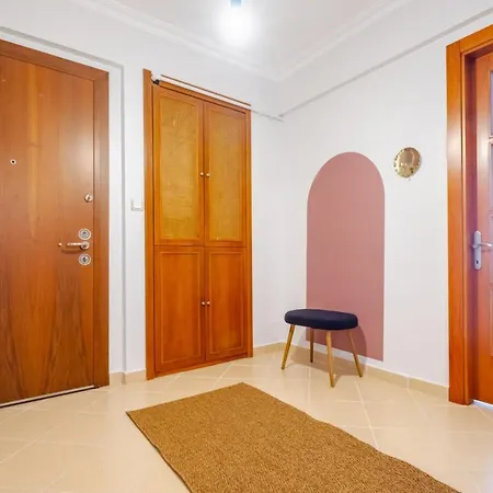 Splendid Flat With Location In Sisli شقة