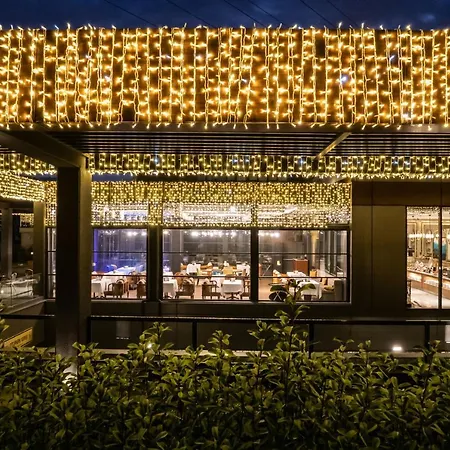 Movenpick Living West