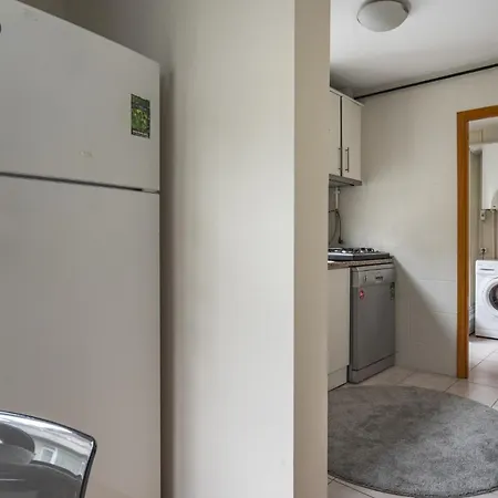 Central Flat With Balcony And Terrace In Sisli Istanbul