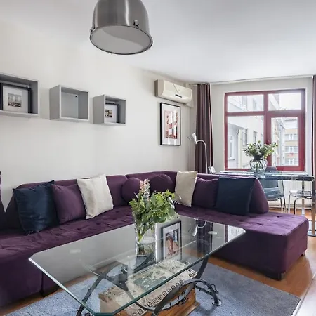 Central Flat With Balcony And Terrace In Sisli Istanbul