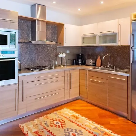 Flat With Terrace Near Istiklal Street Appartamento