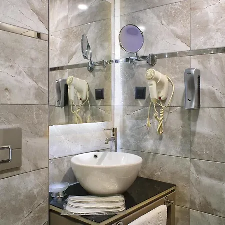 Otel Bossuite Kadikoy