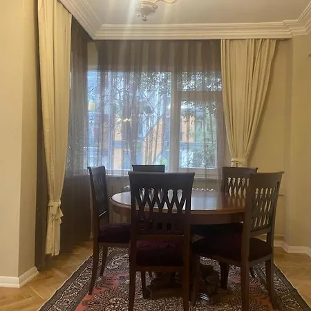 Serene & Spacious 3br In Istanbul's Prime Location - Discover Vibrant Seafront Living İstanbul