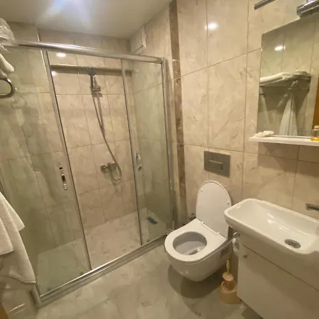 Otel Grand Lara 2*
