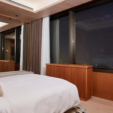מלון The Ritz-carlton, At The Bosphorus 5*
