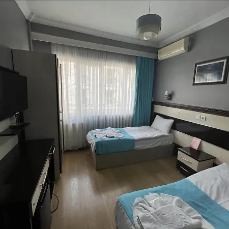 Old Park Hotel 2*