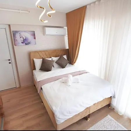 Two Bedroom King Deluxe Is9 *