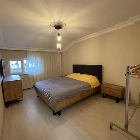 Merkezi Cift Terasli Ev Apartment