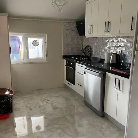 Merkezi Cift Terasli Ev Apartment Istanbul