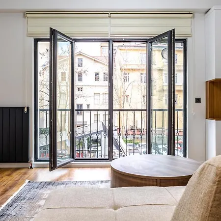 Apartment Modern Furnished Comfy 21 Flat In Sisli Istanbul