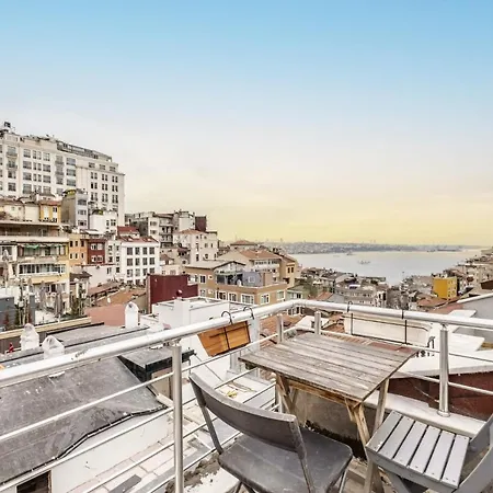 Apartment Sleek Flat With Excellent View In Cihangir *