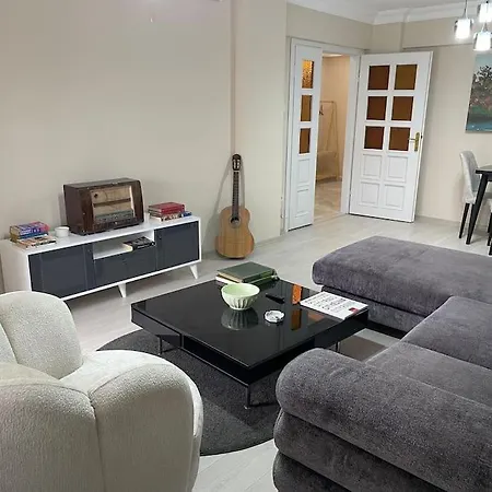 Apartment Merkezi Cift Terasli Ev *