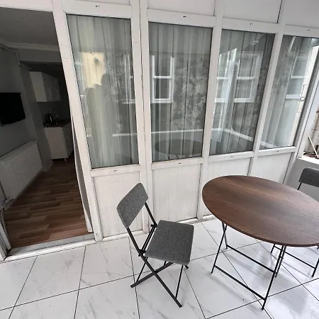 Modern Apart Close To Blue Mosque And Hagia Sophia Old