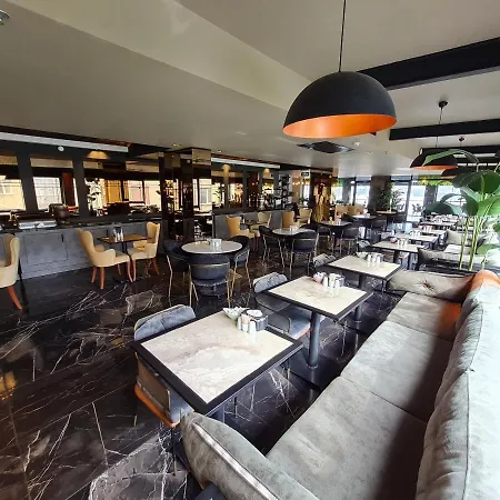 Air Boss Airport And Fair Hotel 4*
