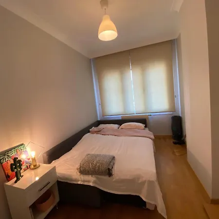 Appartamento New Building Lovely Modern Apt With 90mbs Fiber Internet 5min Walking To Bagdat Street *