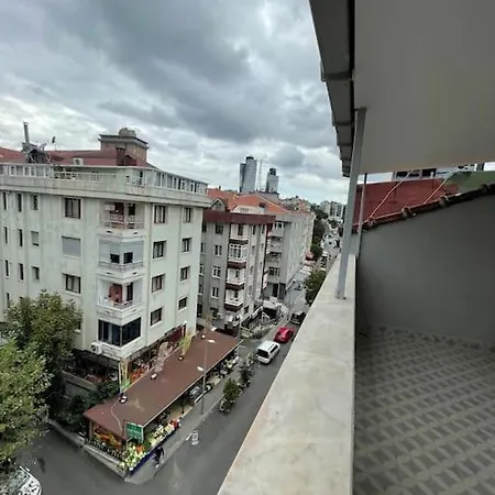 Merkezi Cift Terasli Ev * Istanbul