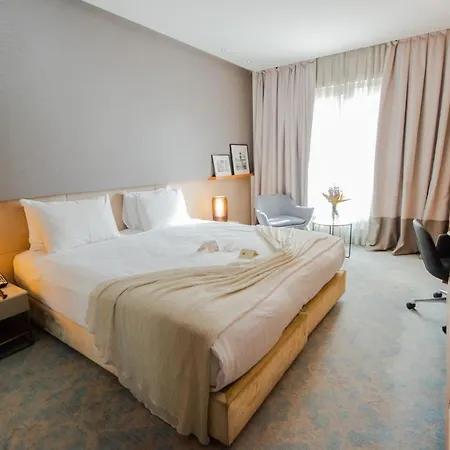 Отель Dosso Dossi & Downtown 5*