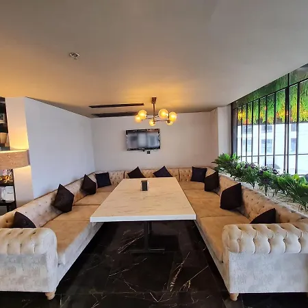 Air Boss Airport And Fair Hotel 4*