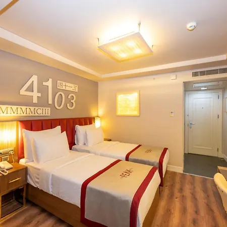 מלון Ramada By Wyndham Pera Taksim 5*