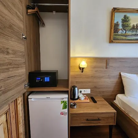 Kadikoey White House Hotel