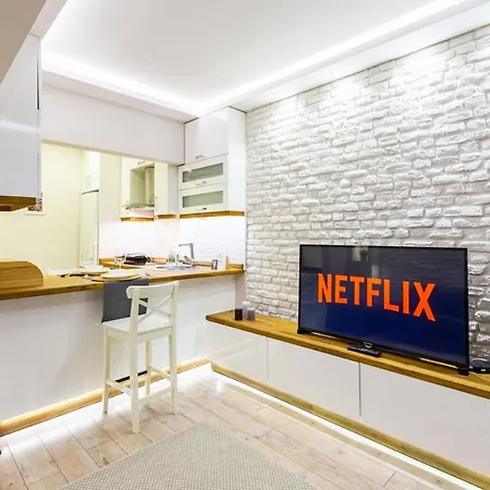 Excellent Flat With A Lovely Backyard In Nisantasi Apartment *