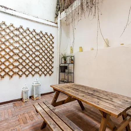 Excellent Flat With A Lovely Backyard In Nisantasi Apartment *