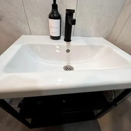 Apartment Cozy 2br Renovated 1 Min To Metro Istanbul