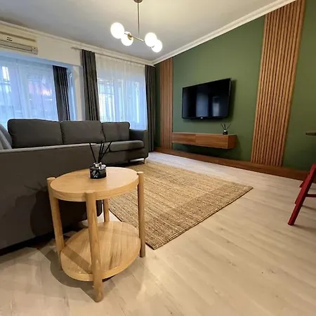 Cozy 2br Renovated 1 Min To Metro *