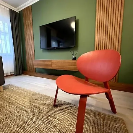Cozy 2br Renovated 1 Min To Metro *