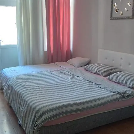Roz No 39 Guest house
