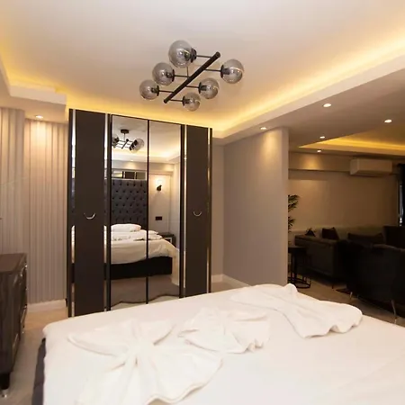 Secret Apart Apartment *