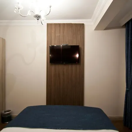 Genius Hotel 2*