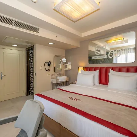 Ramada By Wyndham Pera Taksim מלון איסטמבול