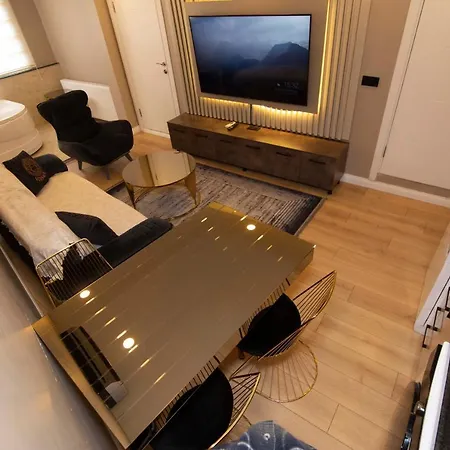 Secret Apart Apartment *