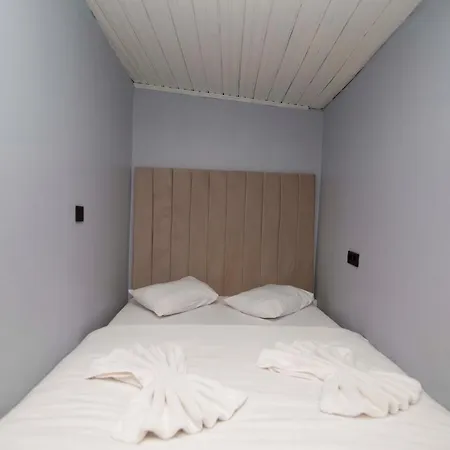 Secret Apart Apartment *