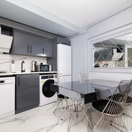 Secret Apart Apartment *