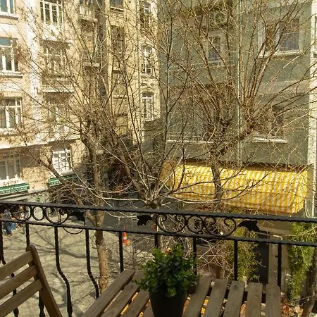 Louis Istanbul