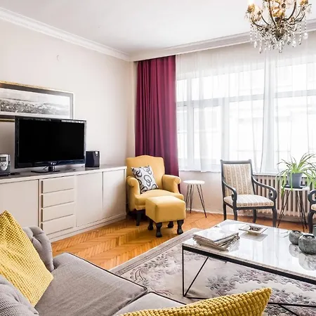 Centrally Located Flat In Besiktas アパート *