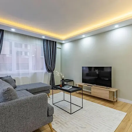 Modern And Well Designed Near Public Transportation In Maltepe Daire *