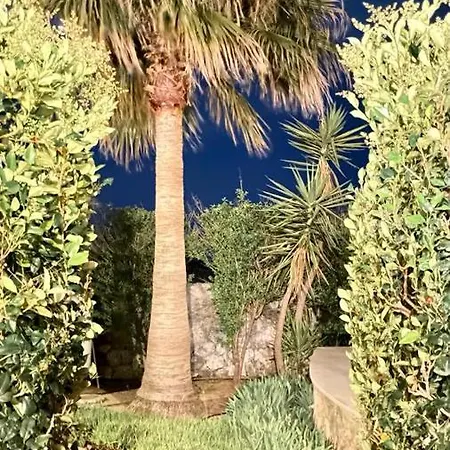 Villa Kayalarda Denize Sifir Luks Ozel Havuzlu