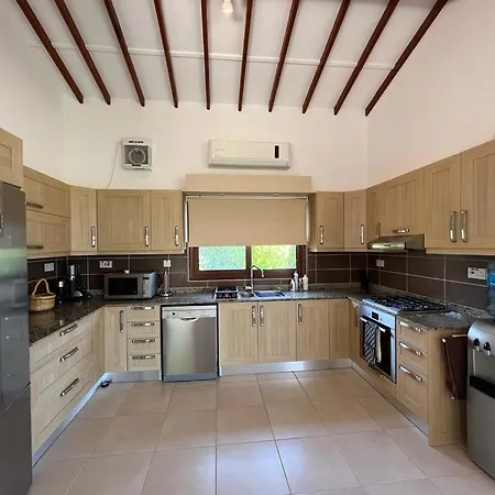 Kayalarda Denize Sifir Luks Ozel Havuzlu Villa *