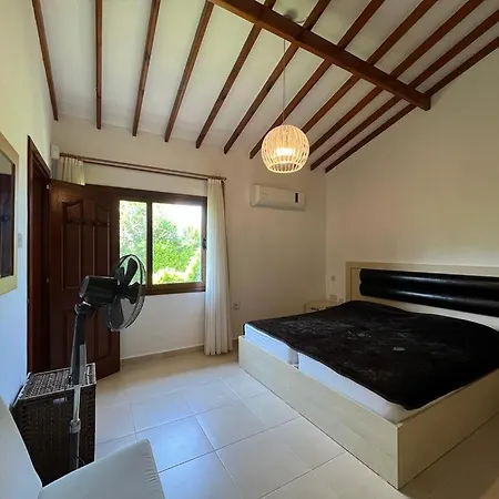 Kayalarda Denize Sifir Luks Ozel Havuzlu Villa