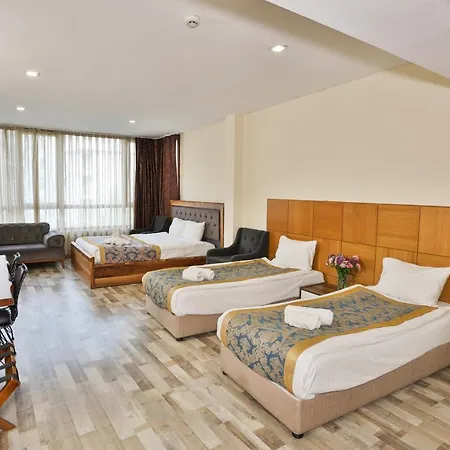 Hotel Cumbali Plaza 3*