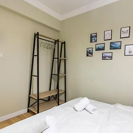 Modern And Well Designed Near Public Transportation In Maltepe İstanbul