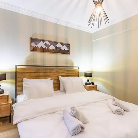 Modern And Well Designed Near Public Transportation In Maltepe İstanbul
